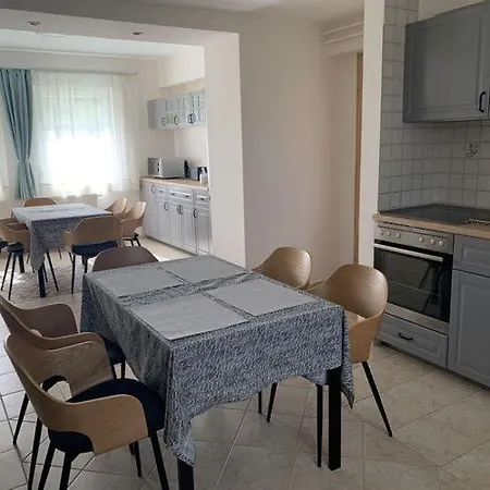 Rondine Vendeghaz Tilaj Penzion