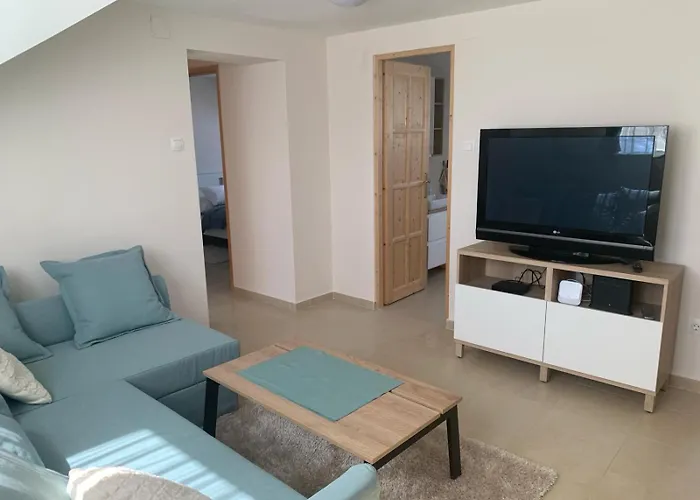 Rondine Vendeghaz Tilaj בית הארחה